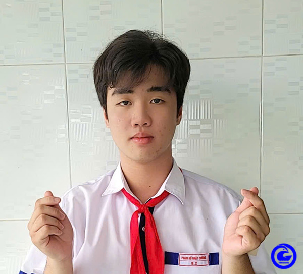 Em Phạm Hồ Nhật Cường - Nam sinh xuất sắc giành điểm 10 môn Ngữ Văn