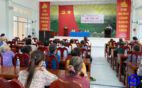Lãnh đạo Ủy ban nhân dân huyện Gò Công Tây tổ chức gặp gỡ Nhân dân và doanh nghiệp xã Bình Nhì
