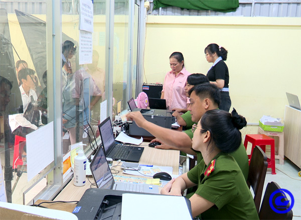 Hơn 45 ngày thực hiện hồ sơ cấp căn cước, định danh điện tử VNeID tại Công an cấp xã