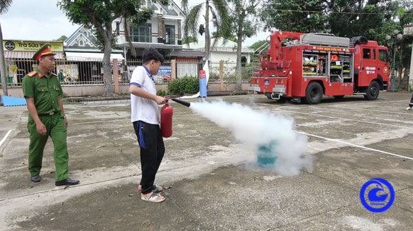 Tuyên truyền, trải nghiệm, thực hành chữa cháy và cứu nạn, cứu hộ