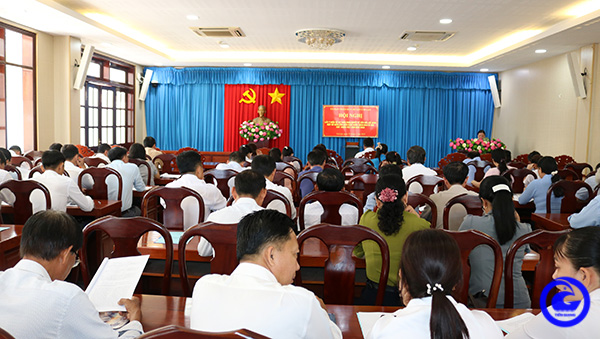 Huyện Cai Lậy: Lấy ý kiến dự thảo Nghị quyết sửa đổi, bổ sung một số điều của Hiến pháp năm 2013