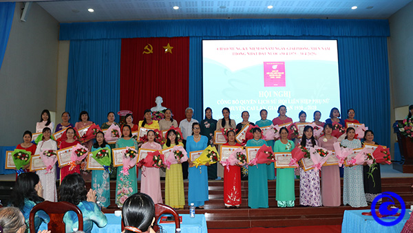 Huyện Cai Lậy: Công bố sách Lịch sử Hội Liên hiệp Phụ nữ huyện Cai Lậy giai đoạn 1930 - 2020