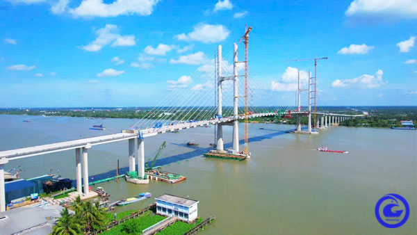 Hơn 400 công nhân thi công xuyên Lễ 30/4 và 01/5 tại công trường cầu Rạch Miễu 2
